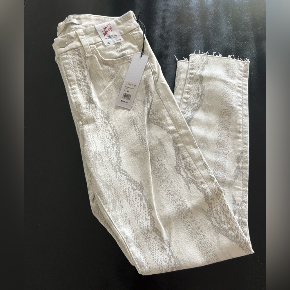 Joe’s Jeans Snake Print High Rise Curvy Skinny Ankle🐍